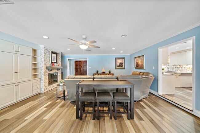 Building Photo - 2913 Beluche Dr