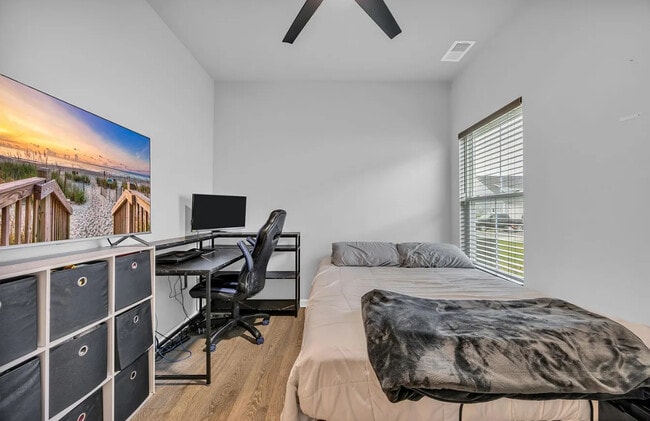 Building Photo - 4105 Da Vinci Dr
