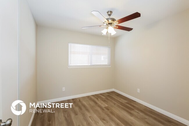 Building Photo - 2308 Revere St