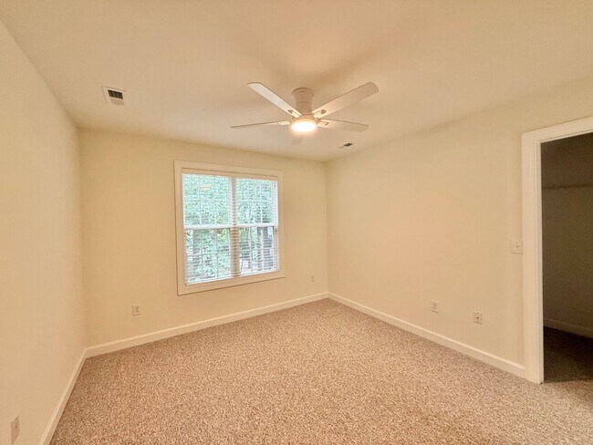 Building Photo - Newly Remodeled 3BD, 3BA Raleigh Townhome ...