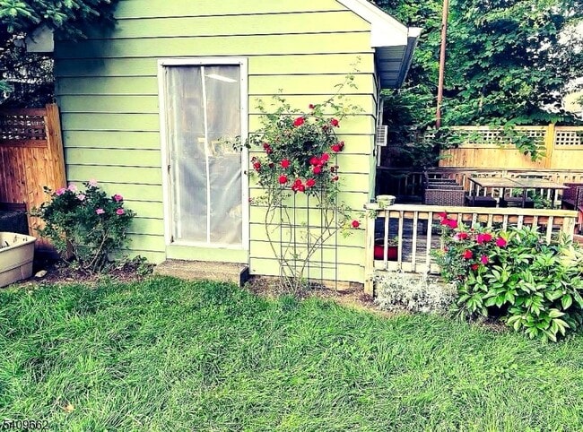 Building Photo - 145 Prescott Ave