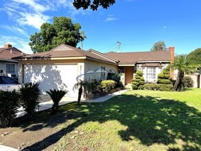 Building Photo - 227 W Cummings St