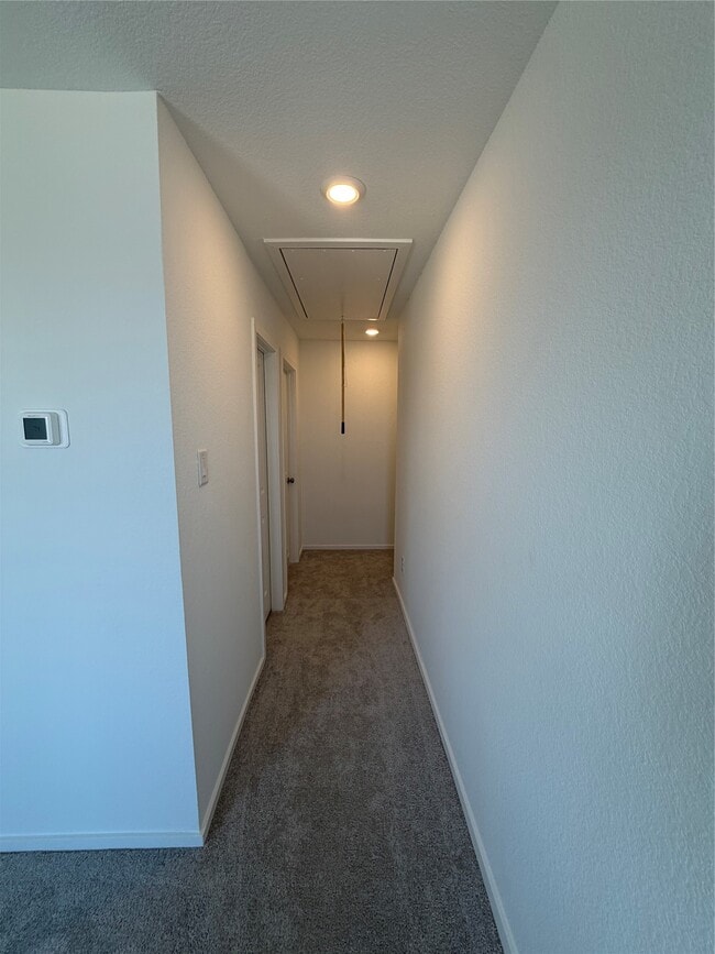 Building Photo - 16819 Old Wagon Wy