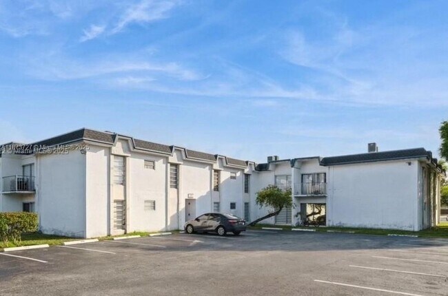 Building Photo - 7244 SW 94th Pl