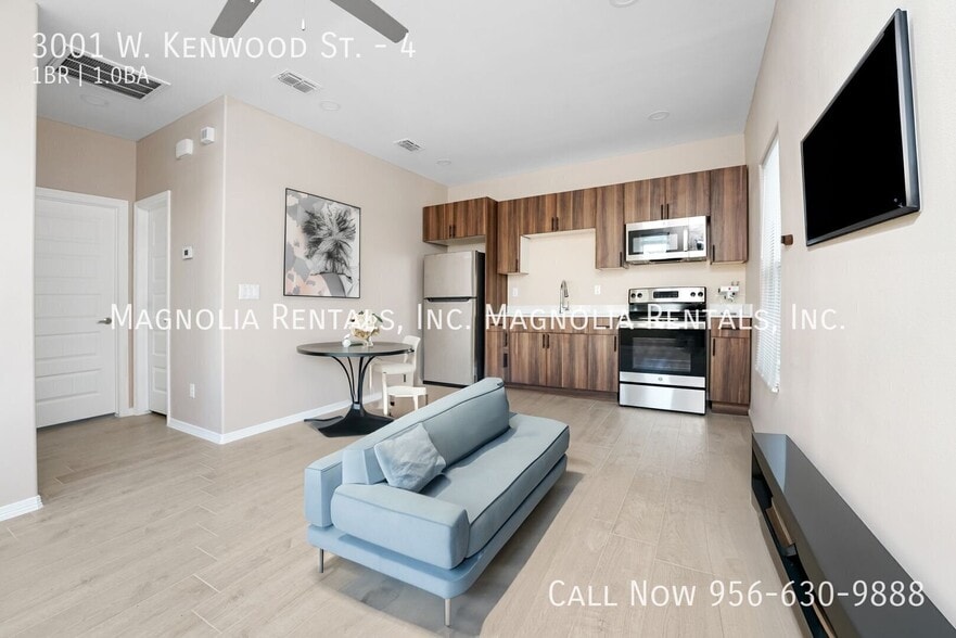 Building Photo - 3001 W Kenwood St