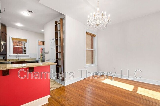 Building Photo - 1745 1st St NW