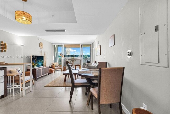 Building Photo - 2155 Washington Ct