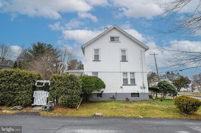 Building Photo - 2612 Olyphant Ave