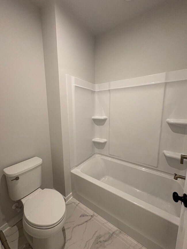 Building Photo - New Construction 3BR/2.5 BA in Griffith Lakes
