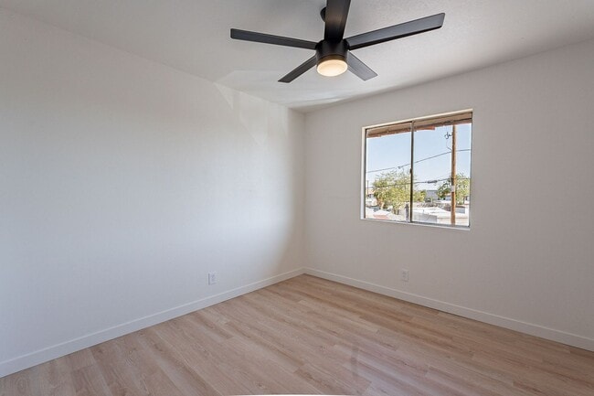 Building Photo - 2nd floor unit with all the upgrades!