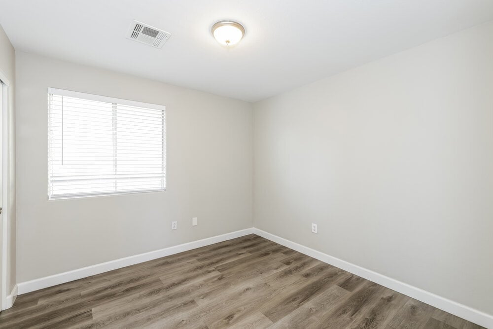 Building Photo - 9289 Hainsworth Ave