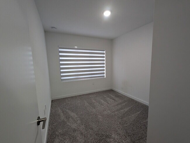 Building Photo - 26124 SW 146th Ave