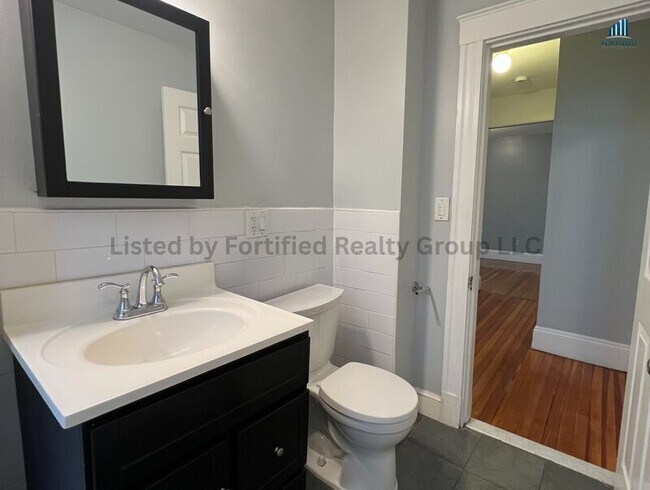 Building Photo - 142 Washington St