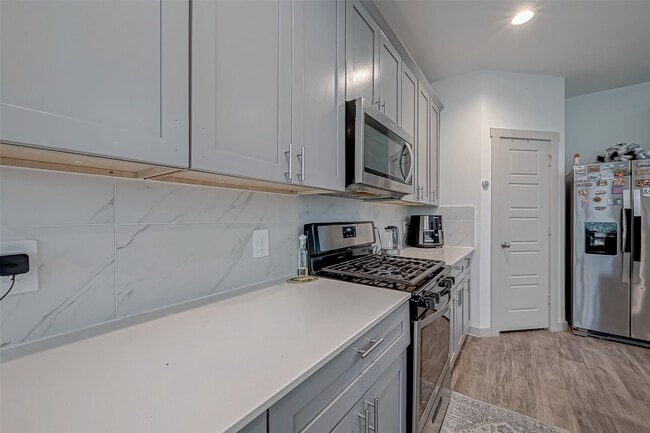 Building Photo - 6850 Amber Clf Ln