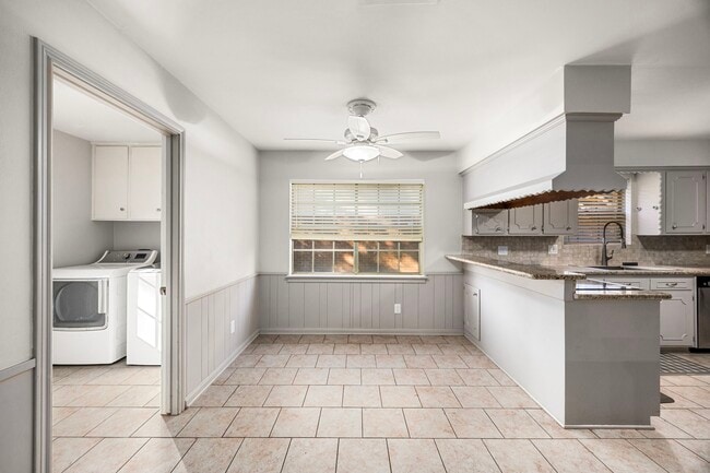 Building Photo - 11223 Oak Spring Dr