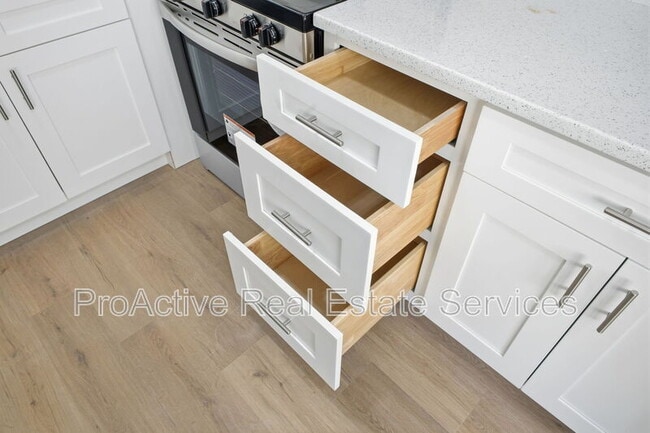 Building Photo - 2065 E Ocean View Ave