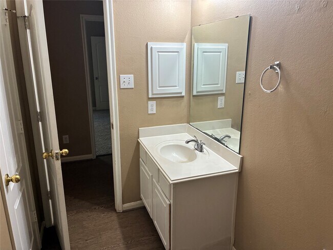 Building Photo - 6214 Channelbrook Ln