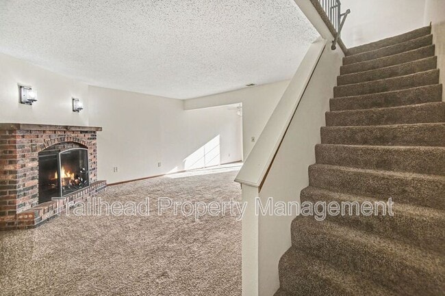 Building Photo - 410 NW Nottingham Ln