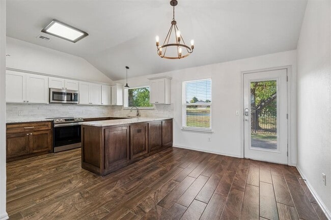 Building Photo - 15921 Katie Ridge Dr