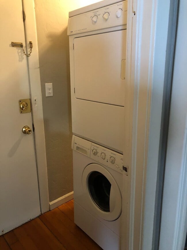 Building Photo - Cute 1 bedroom apartment in a great neighborhood!