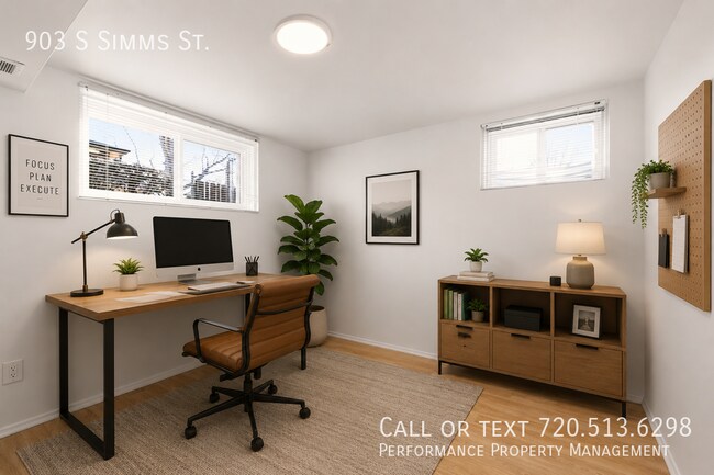 Building Photo - 903 S Simms St