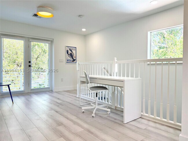 Building Photo - 1345 SW 14th St