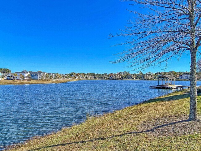 Building Photo - Whitney Lakes End Unit Townhome on Johns Island
