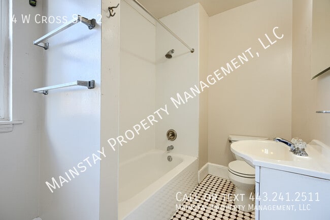 Building Photo - 4 W Cross St