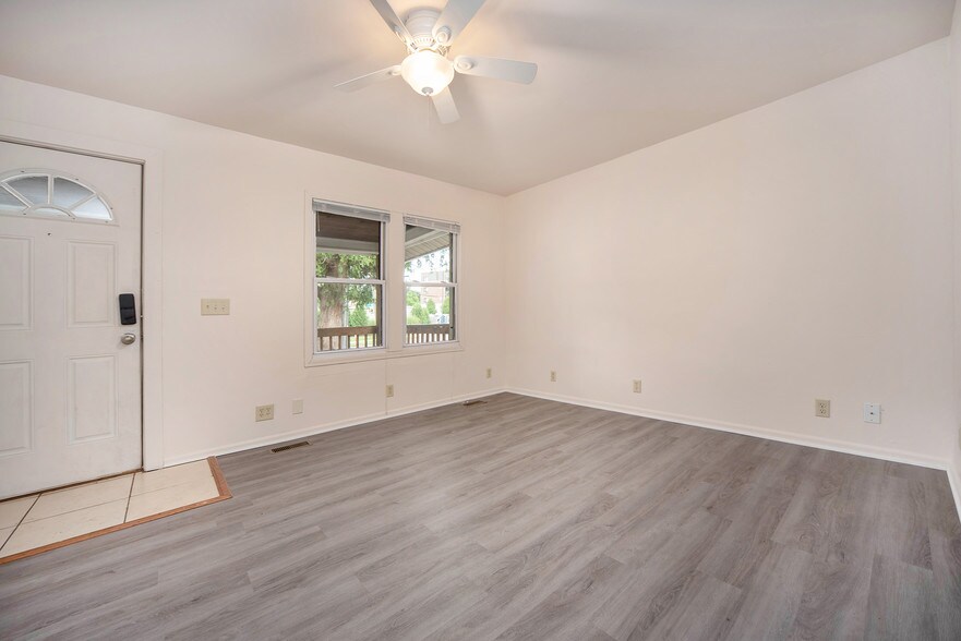 Livingroom - 1115 Lafayette Ave