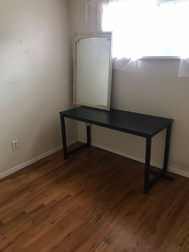 Building Photo - House for August Prelease with Easy Access to CU