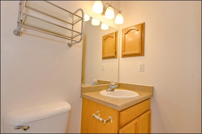 Building Photo - 648 Wind River Ave