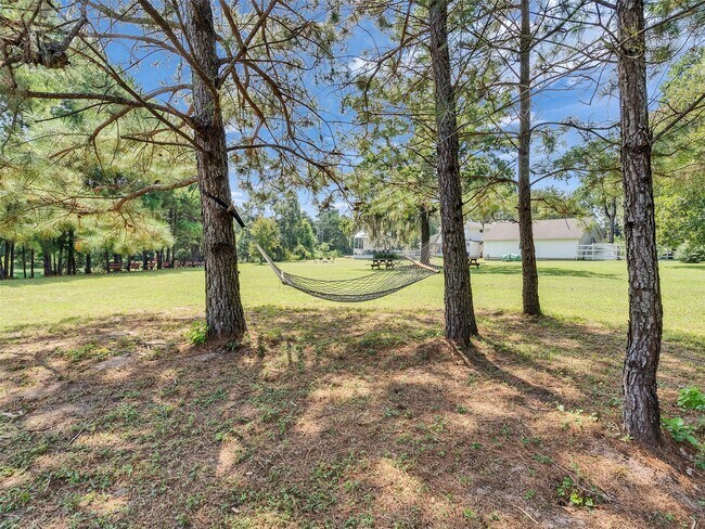 Building Photo - 8402 Matthews Ln