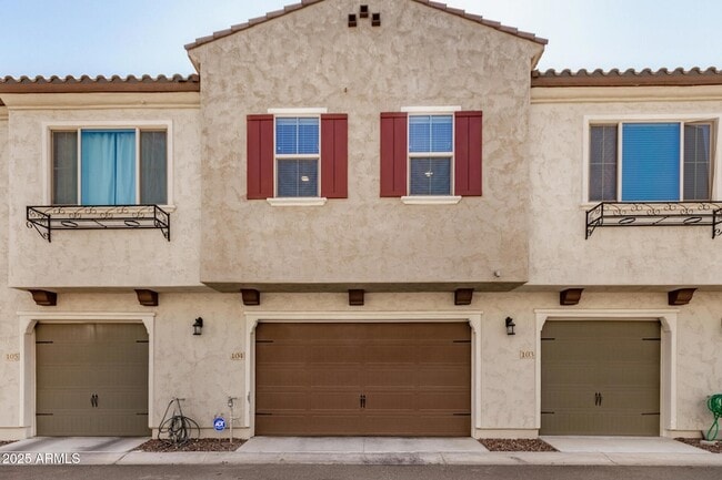 Building Photo - 2631 S Sulley Dr
