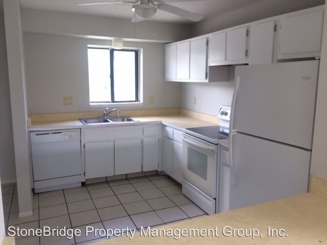 Building Photo - 2526 S Oak Ave