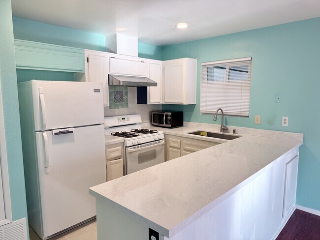 Building Photo - 29272 Murrieta Rd