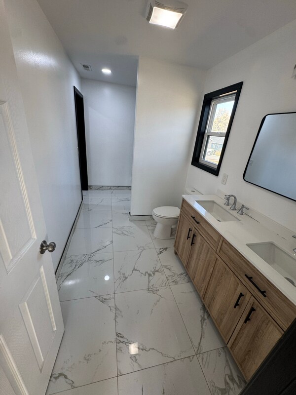 Building Photo - 1015 Glezen St