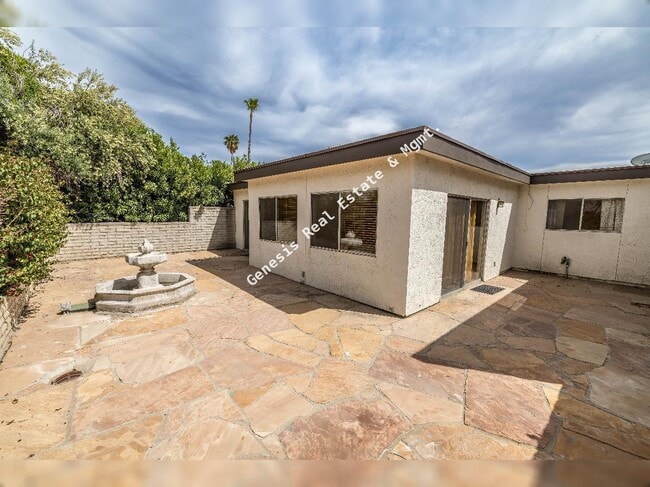 Building Photo - 4741 Calle Elegante