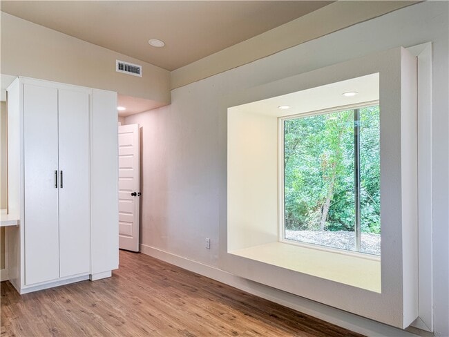 Building Photo - 1111 S Ray Ave