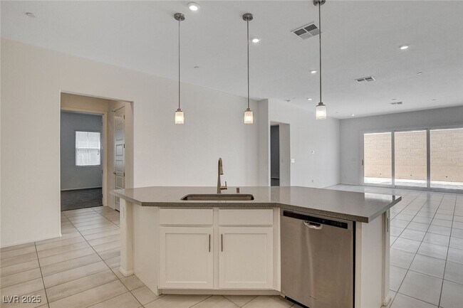 Building Photo - 10924 Chipotle Ave