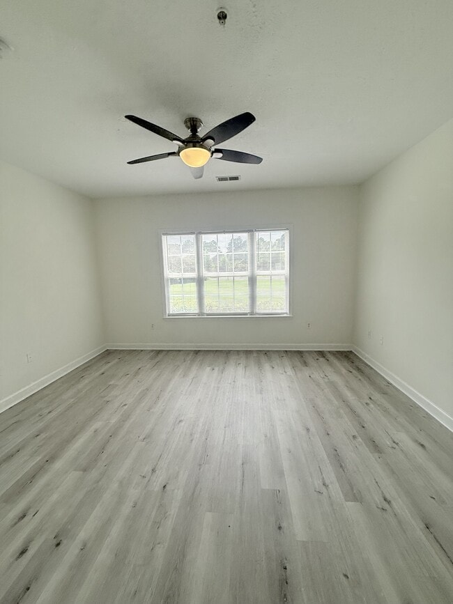 Building Photo - 129 Ashley Park Dr