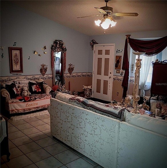 Building Photo - 564 W Central Ave