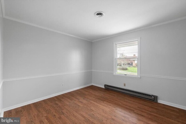 Building Photo - 260 Hill Crest Dr