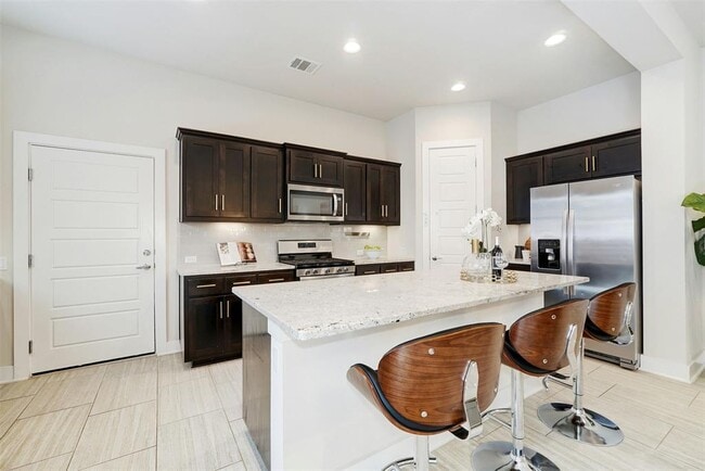 Building Photo - 1603 Arcilla St