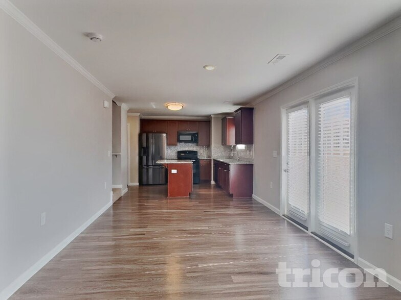 Building Photo - 3079 Stauton Dr