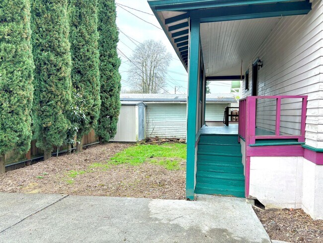 Building Photo - Historic and Spacious Humboldt Neighborhood Home w/ Covered Front/Back Patio and Huge Basement