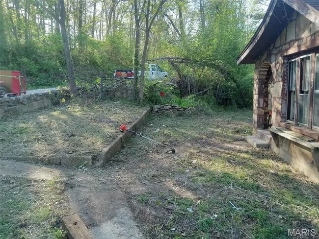 Building Photo - Fixer Upper with Character! $690 month