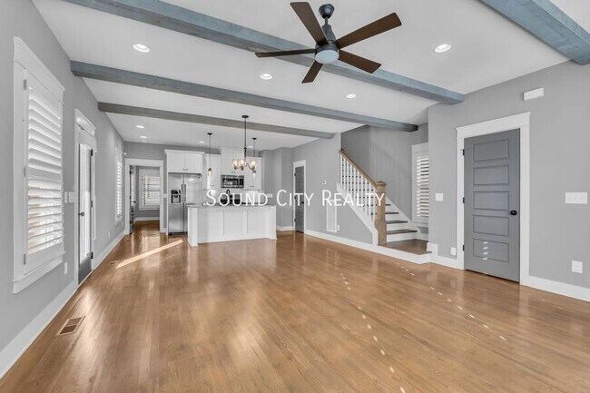 Building Photo - 1801 Sevier St