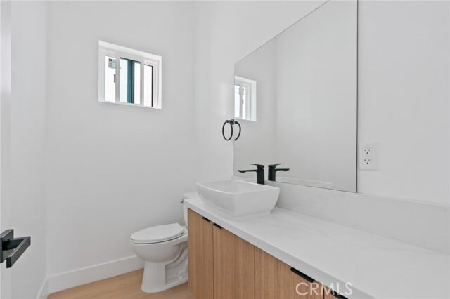 Building Photo - 2637 S Garth Ave