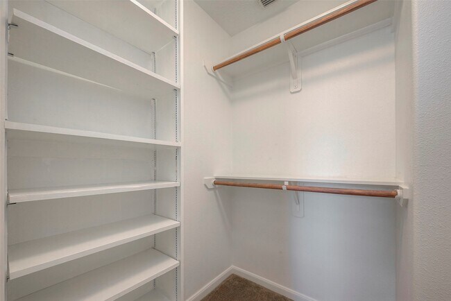 Building Photo - 5437 N Buffalo Cir