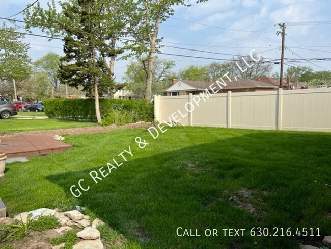 Building Photo - 1836 Belleview Ave